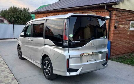 Honda Stepwgn IV, 2019 год, 3 250 000 рублей, 4 фотография