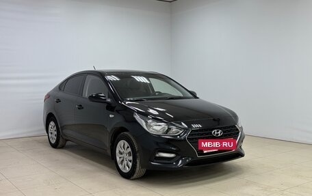 Hyundai Solaris II рестайлинг, 2018 год, 1 000 000 рублей, 3 фотография