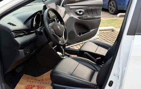 Toyota Yaris XP150 рестайлинг, 2021 год, 1 040 000 рублей, 12 фотография