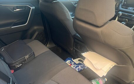 Toyota RAV4, 2021 год, 2 900 000 рублей, 7 фотография