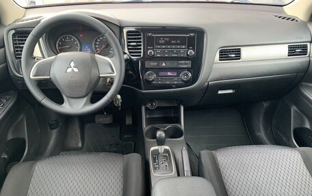 Mitsubishi Outlander III рестайлинг 3, 2012 год, 1 590 000 рублей, 11 фотография