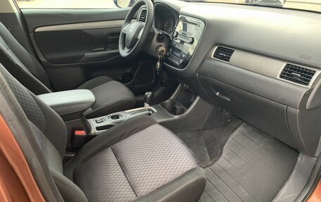 Mitsubishi Outlander III рестайлинг 3, 2012 год, 1 590 000 рублей, 13 фотография