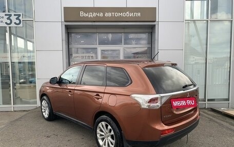 Mitsubishi Outlander III рестайлинг 3, 2012 год, 1 590 000 рублей, 7 фотография