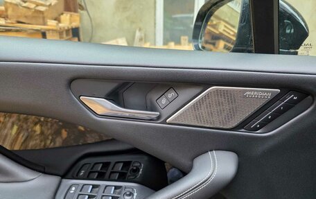 Jaguar I-Pace I, 2019 год, 4 000 000 рублей, 7 фотография