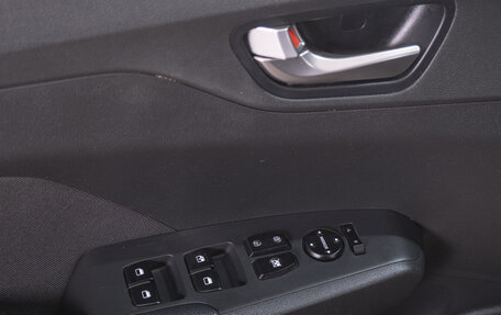 Hyundai Solaris II рестайлинг, 2021 год, 1 899 000 рублей, 12 фотография