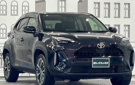 Toyota Yaris Cross, 2022 год, 1 390 000 рублей, 1 фотография