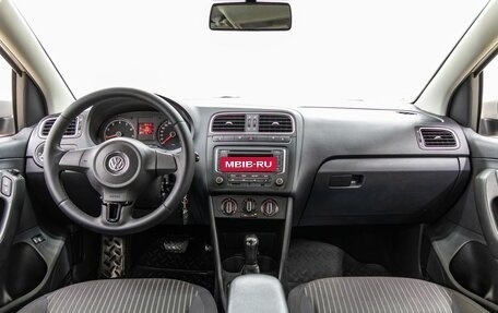 Volkswagen Polo VI (EU Market), 2011 год, 798 000 рублей, 13 фотография