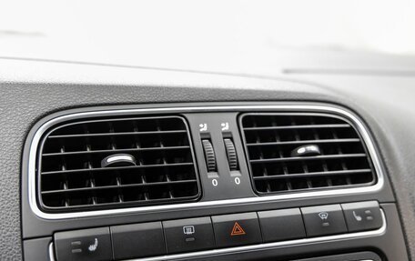 Volkswagen Polo VI (EU Market), 2011 год, 798 000 рублей, 27 фотография