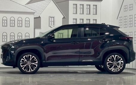 Toyota Yaris Cross, 2022 год, 1 390 000 рублей, 3 фотография