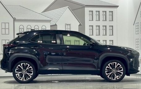 Toyota Yaris Cross, 2022 год, 1 390 000 рублей, 4 фотография