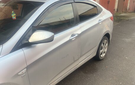 Hyundai Solaris II рестайлинг, 2012 год, 680 000 рублей, 4 фотография