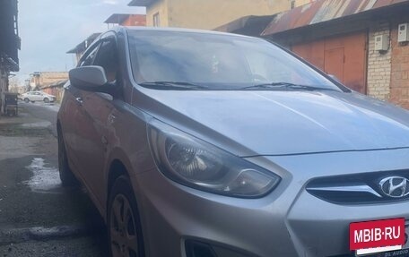 Hyundai Solaris II рестайлинг, 2012 год, 680 000 рублей, 2 фотография