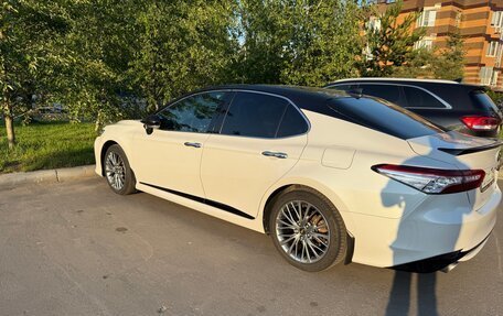 Toyota Camry, 2019 год, 3 100 000 рублей, 4 фотография