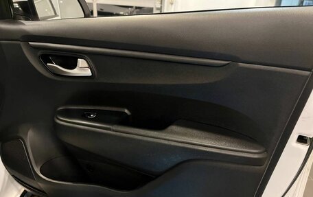 KIA Rio IV, 2021 год, 1 620 000 рублей, 28 фотография