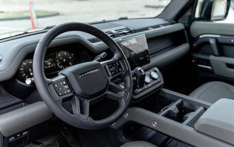 Land Rover Defender II, 2024 год, 20 500 000 рублей, 15 фотография