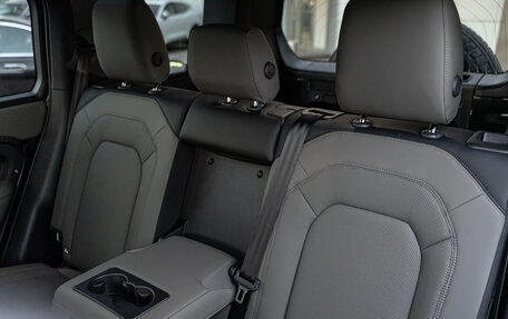 Land Rover Defender II, 2024 год, 20 500 000 рублей, 23 фотография