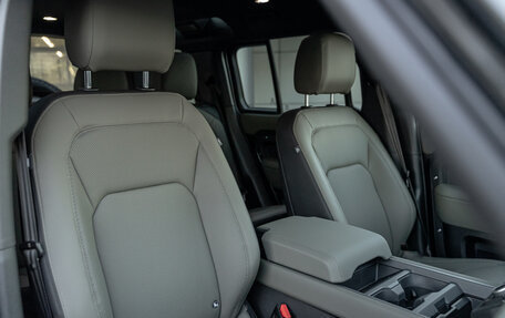 Land Rover Defender II, 2024 год, 20 500 000 рублей, 30 фотография