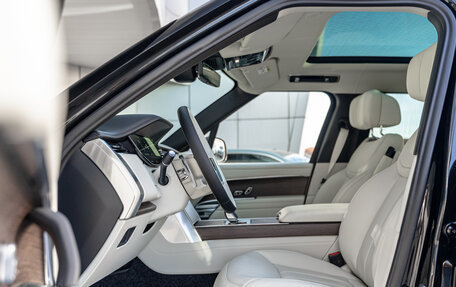 Land Rover Range Rover IV рестайлинг, 2024 год, 30 900 000 рублей, 13 фотография