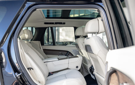 Land Rover Range Rover IV рестайлинг, 2024 год, 30 900 000 рублей, 30 фотография