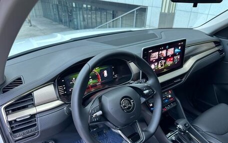 Skoda Kodiaq I, 2022 год, 2 400 300 рублей, 11 фотография