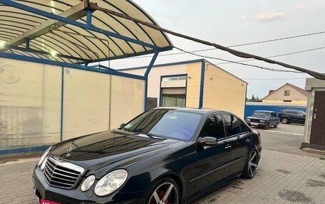 Mercedes-Benz E-Класс, 2003 год, 900 000 рублей, 1 фотография