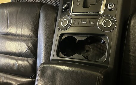 Volkswagen Touareg III, 2008 год, 1 079 000 рублей, 21 фотография