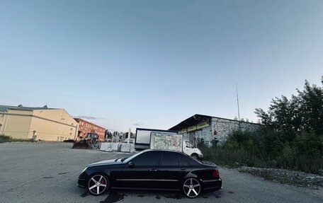 Mercedes-Benz E-Класс, 2003 год, 900 000 рублей, 5 фотография