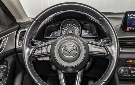 Mazda 3, 2018 год, 1 750 000 рублей, 22 фотография