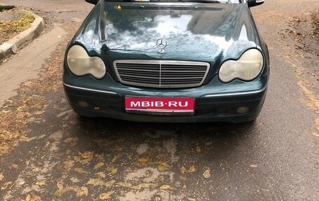 Mercedes-Benz C-Класс, 2002 год, 550 000 рублей, 1 фотография