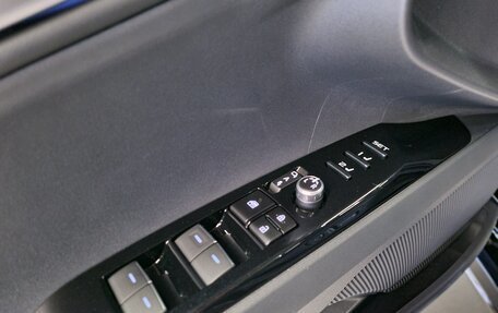 Toyota Camry, 2024 год, 5 990 000 рублей, 16 фотография