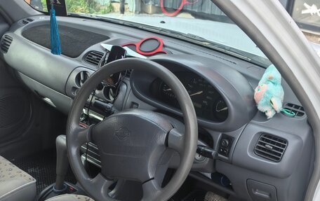 Nissan March II, 2001 год, 300 000 рублей, 3 фотография