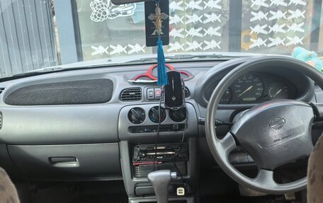 Nissan March II, 2001 год, 300 000 рублей, 4 фотография