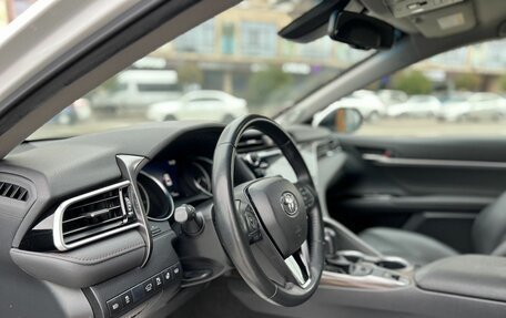 Toyota Camry, 2020 год, 3 220 000 рублей, 10 фотография