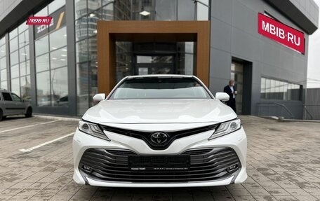 Toyota Camry, 2020 год, 3 220 000 рублей, 2 фотография
