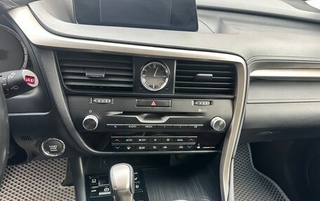 Lexus RX IV рестайлинг, 2018 год, 4 000 000 рублей, 8 фотография