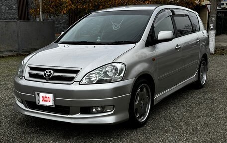 Toyota Ipsum II, 2001 год, 880 000 рублей, 1 фотография