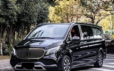 Mercedes-Benz V-Класс, 2022 год, 3 220 000 рублей, 1 фотография