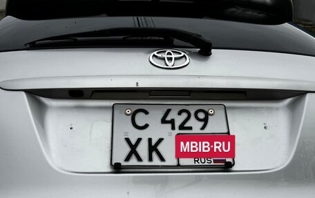 Toyota Ipsum II, 2001 год, 880 000 рублей, 32 фотография