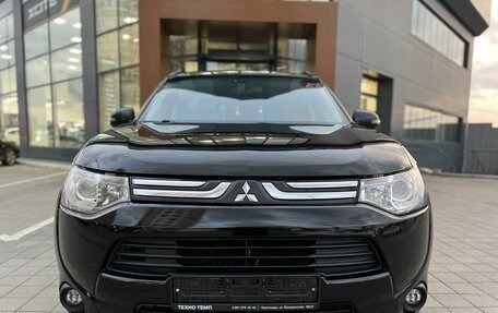 Mitsubishi Outlander III рестайлинг 3, 2013 год, 1 390 000 рублей, 2 фотография