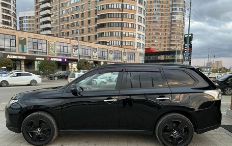 Mitsubishi Outlander III рестайлинг 3, 2013 год, 1 390 000 рублей, 8 фотография