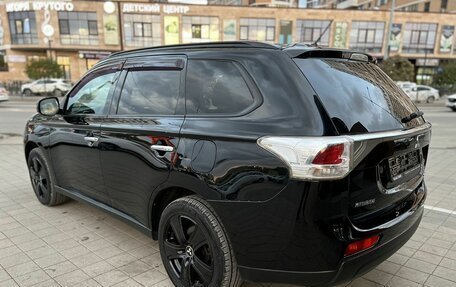 Mitsubishi Outlander III рестайлинг 3, 2013 год, 1 390 000 рублей, 7 фотография