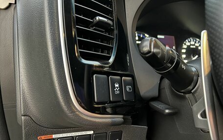 Mitsubishi Outlander III рестайлинг 3, 2013 год, 1 390 000 рублей, 15 фотография