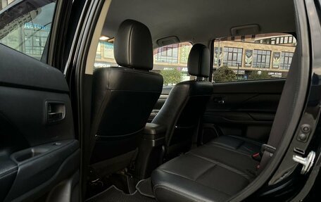 Mitsubishi Outlander III рестайлинг 3, 2013 год, 1 390 000 рублей, 18 фотография