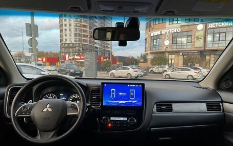 Mitsubishi Outlander III рестайлинг 3, 2013 год, 1 390 000 рублей, 19 фотография