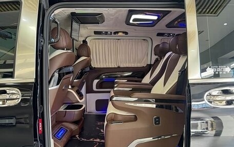 Mercedes-Benz V-Класс, 2022 год, 2 850 000 рублей, 7 фотография