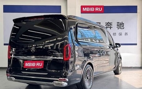 Mercedes-Benz V-Класс, 2022 год, 2 850 000 рублей, 4 фотография