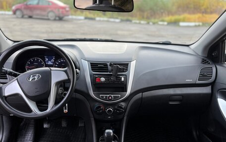 Hyundai Solaris II рестайлинг, 2013 год, 725 000 рублей, 3 фотография