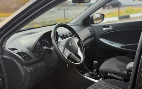 Hyundai Solaris II рестайлинг, 2013 год, 725 000 рублей, 4 фотография