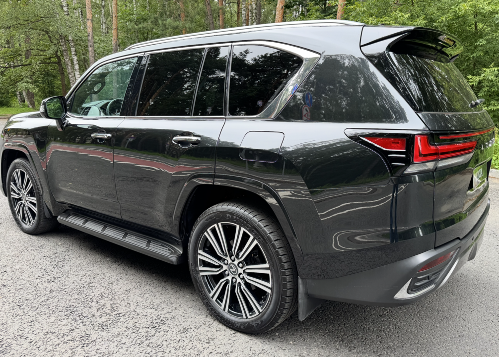 Lexus LX III рестайлинг 2, 2025 год, 20 000 000 рублей, 3 фотография