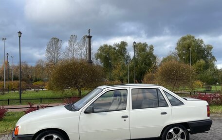 Opel Kadett E рестайлинг, 1987 год, 150 000 рублей, 39 фотография